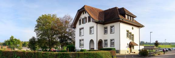 Schulhaus Walliswil bei Wangen